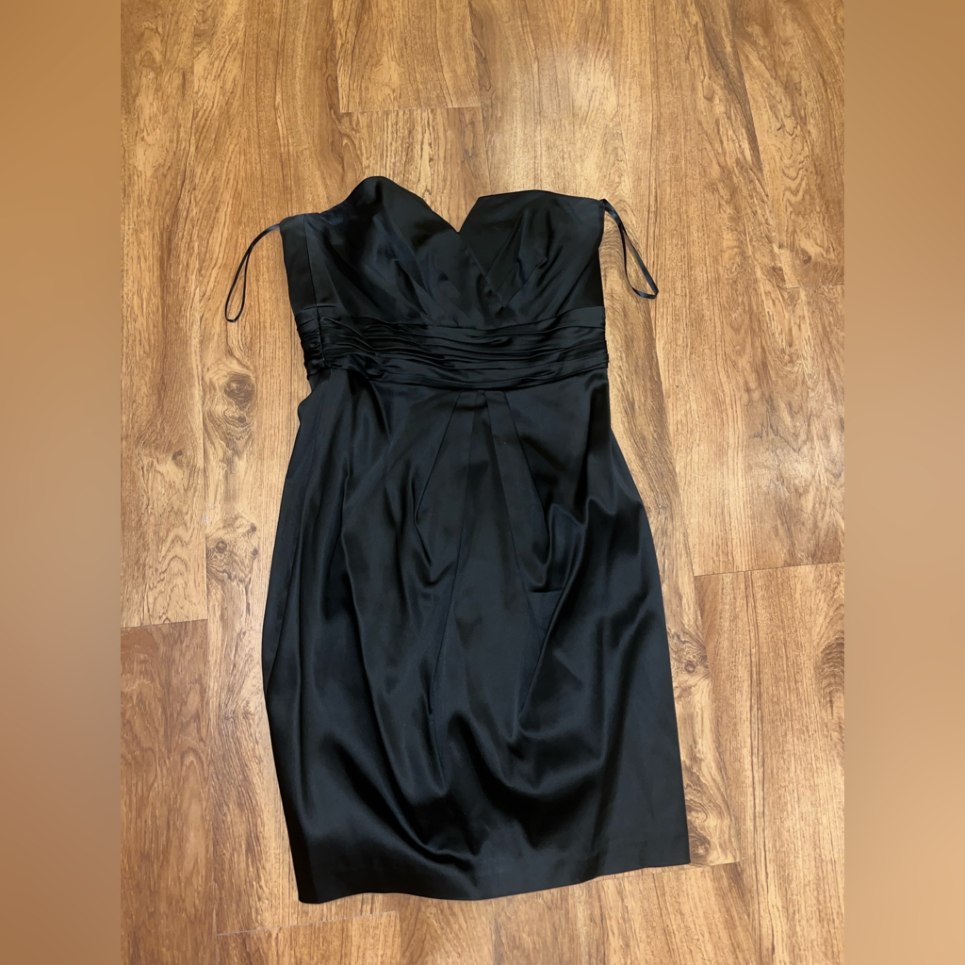3/$15 White House Black Market Strapless Satin Black Ruched Waist V Dress 6